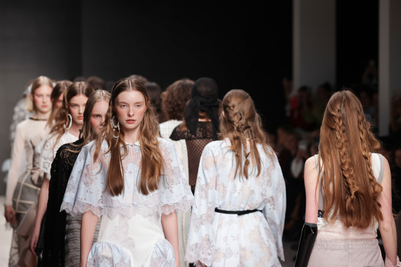 Fleur épanouie 2025