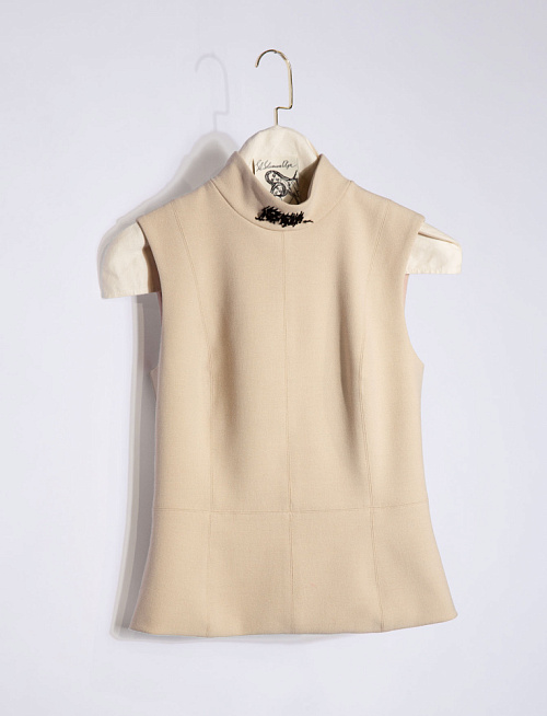 Топ e№2 Mannequin